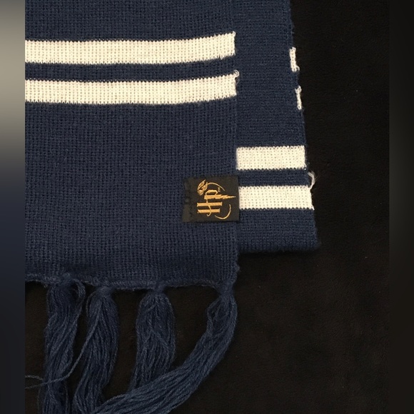 Warner Bros - Harry Potter The Exhibition Navy And White Ravenclaw Knit Scarf - Picture 3 of 6
